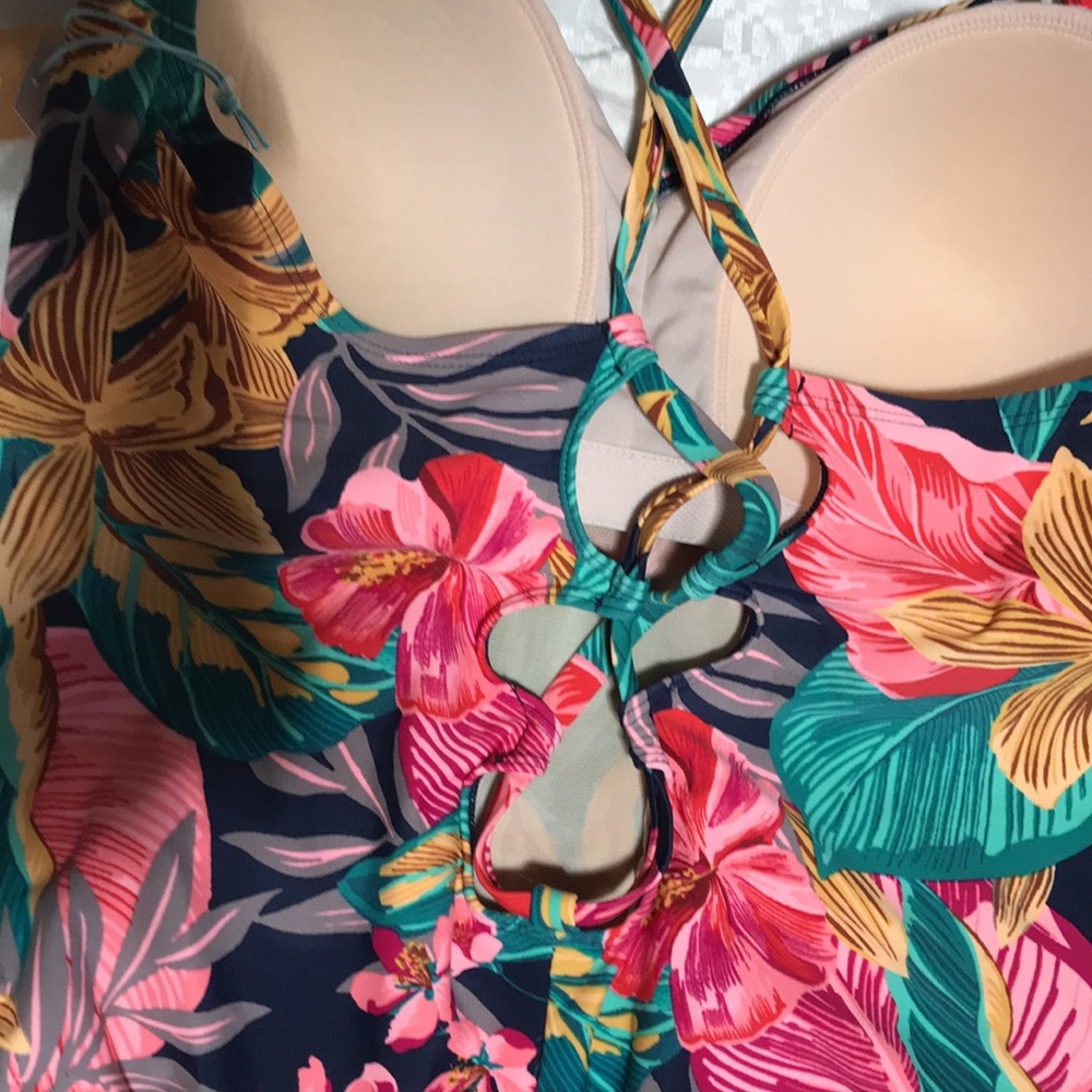 Kona Sol Swim Suit - Picture 4 of 8